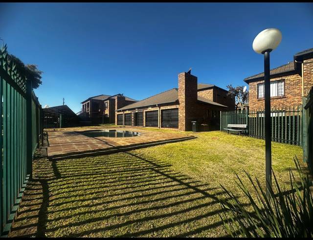 2 BEDROOM APARTMENT FOR SALE IN SONNEVELD